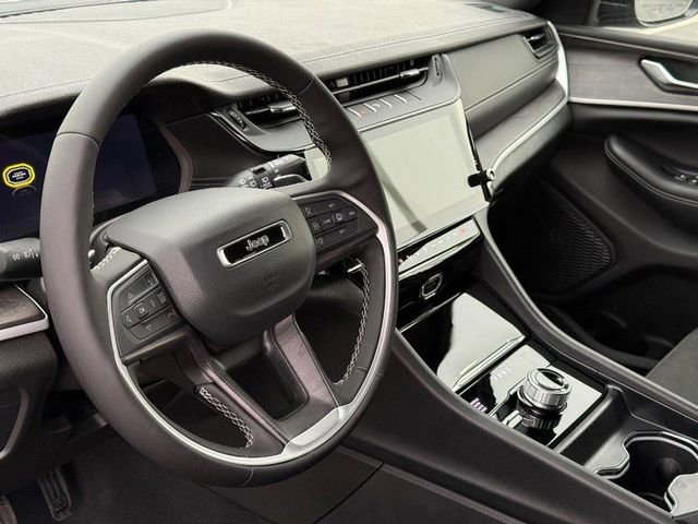 New 2026 Jeep Grand Cherokee Altitude image 2