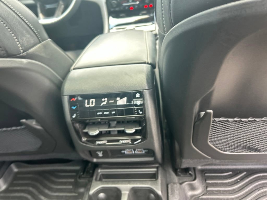 Certified 2025 Jeep Grand Cherokee L Limited w/ Trailer Tow Package AWD/4WD image 29