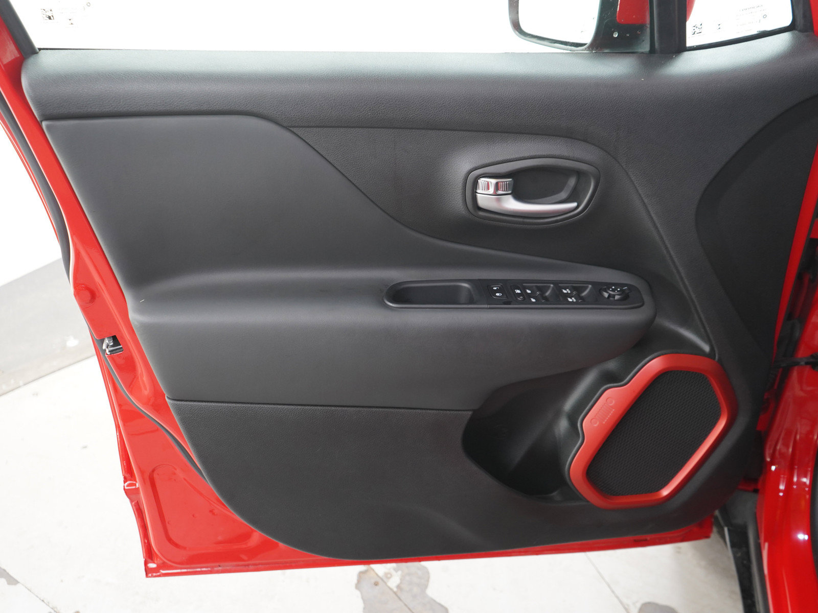 Used 2022 Jeep Renegade Latitude w/ Convenience Group AWD/4WD image 18