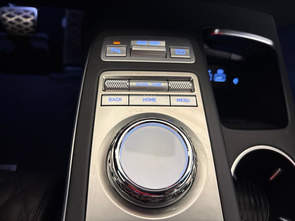 Used 2023 Genesis GV70 3.5T Sport w/ Sport Prestige Package AWD/4WD image 16