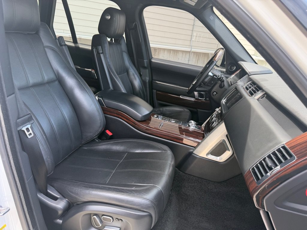 Used 2014 Land Rover Range Rover HSE AWD/4WD image 24