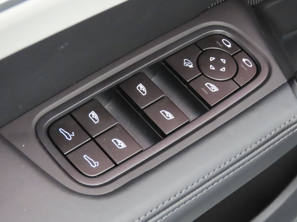 Certified 2026 Porsche Cayenne S AWD/4WD image 38
