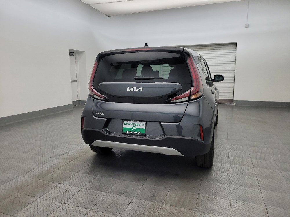 Used 2025 Kia Soul LX image 7
