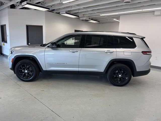 Used 2023 Jeep Grand Cherokee L Limited w/ Trailer Tow Group (B) AWD/4WD image 6