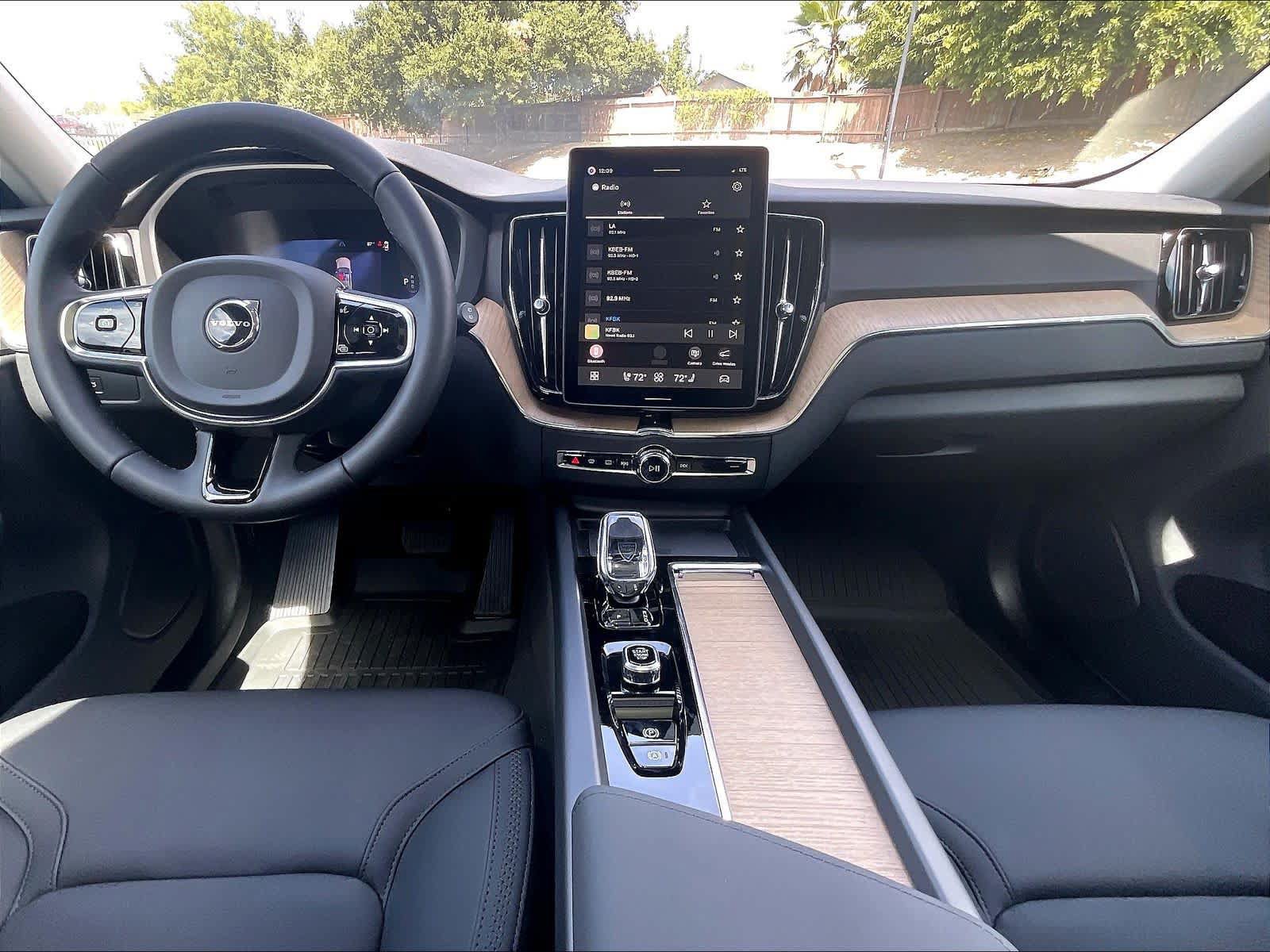 New 2027 Volvo XC60 B5 Core AWD/4WD image 7