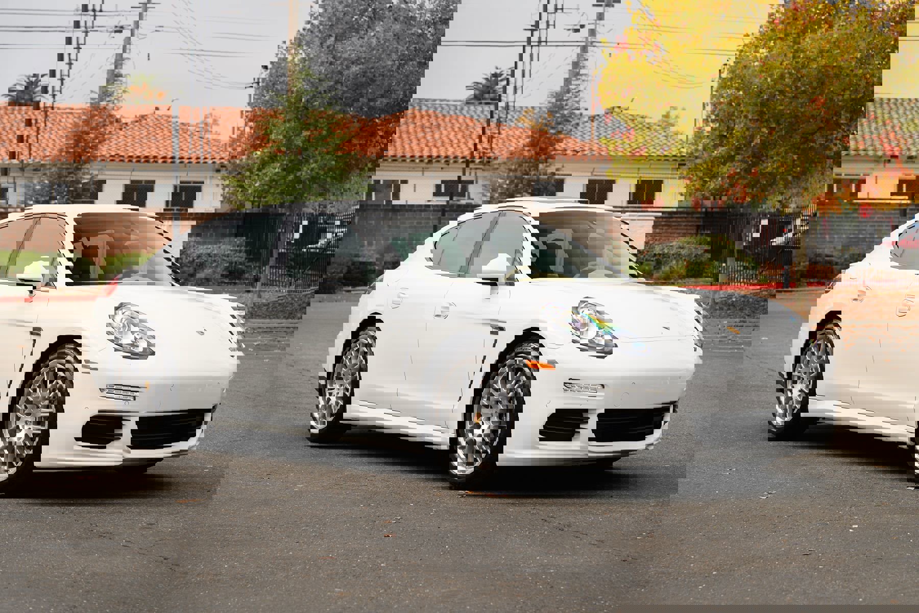 Used 2015 Porsche Panamera 4 image 1