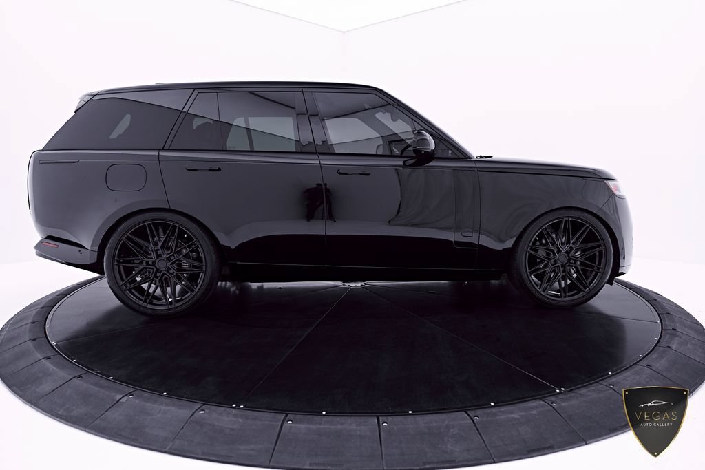Used 2025 Land Rover Range Rover SE AWD/4WD image 14