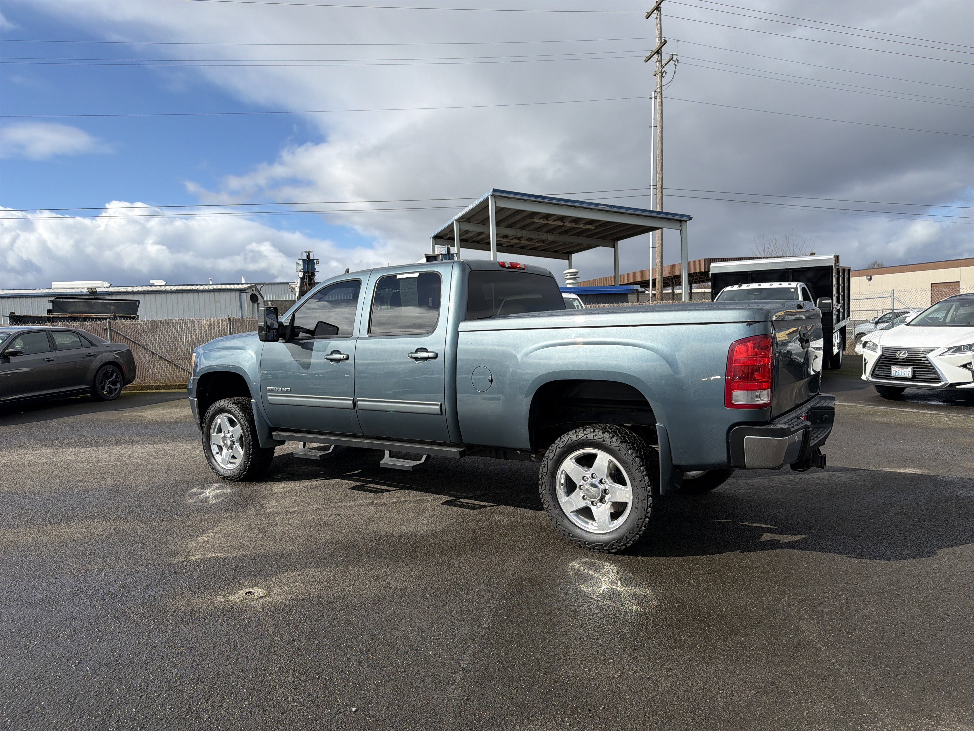Used 2011 GMC Sierra 2500 SLT w/ SLT Convenience Package image 4