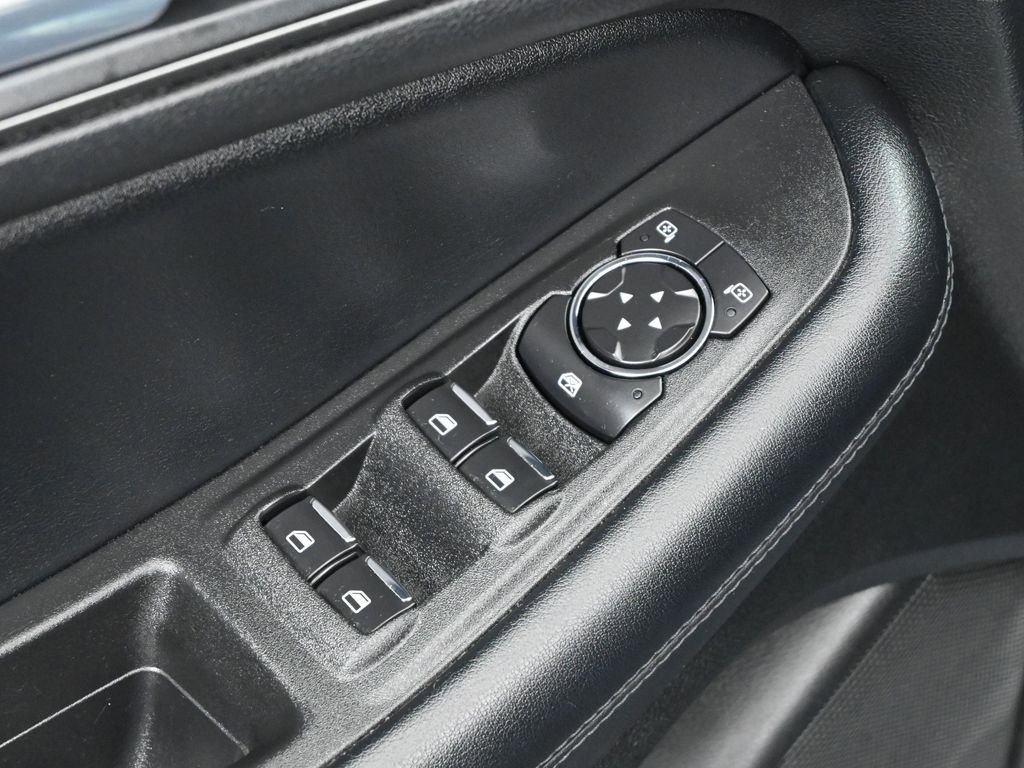 Certified 2022 Ford Edge SE w/ Black Appearance Package image 10