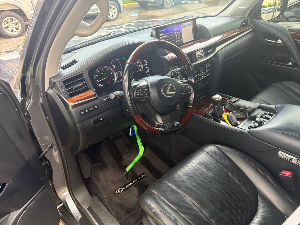 Used 2016 Lexus LX 570 4WD w/ Luxury Package image 5