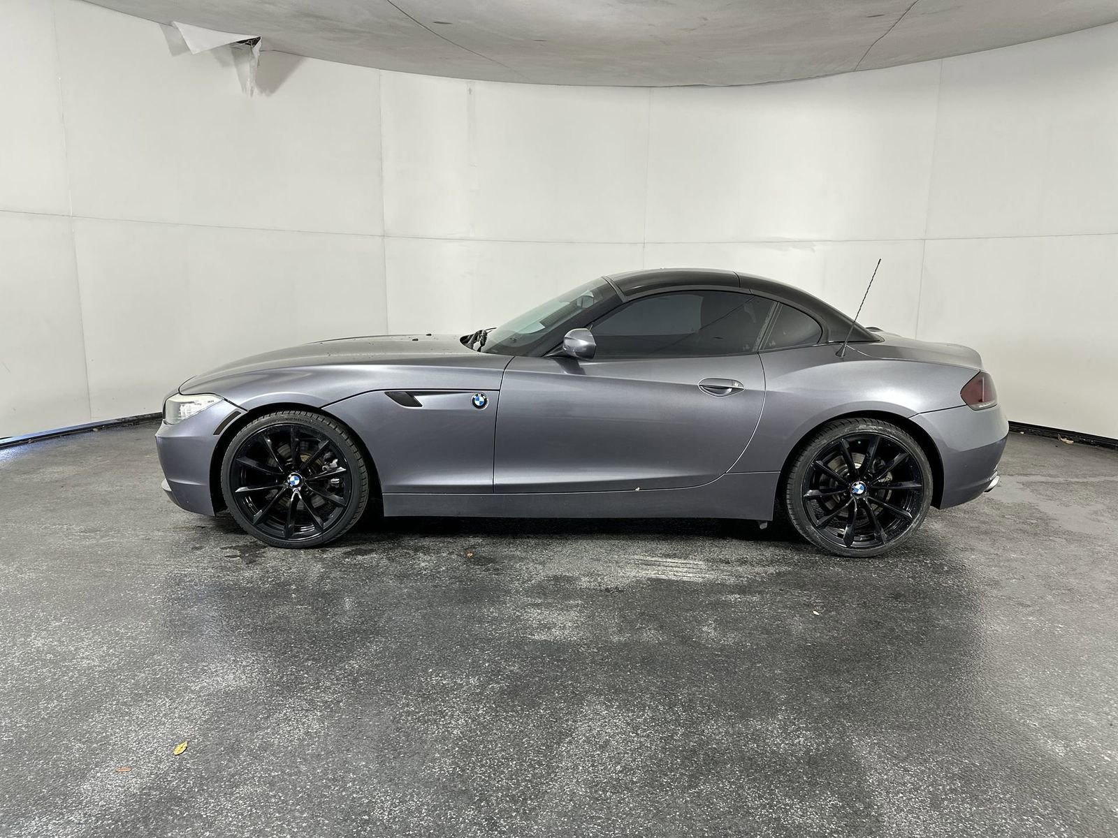 Used 2011 BMW Z4 sDrive35i image 5