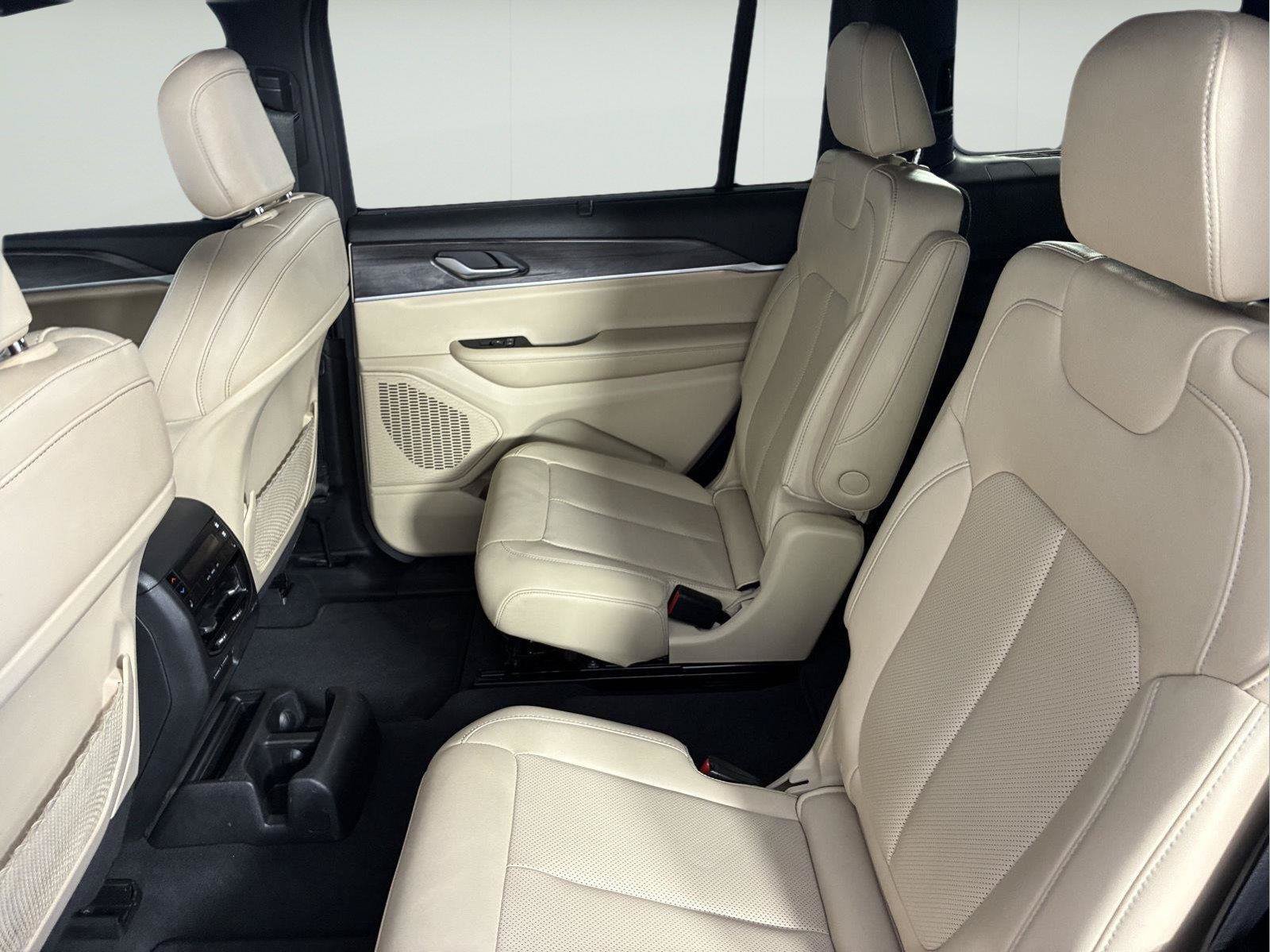 Used 2023 Jeep Grand Cherokee L Limited w/ Luxury Tech Group II AWD/4WD image 22