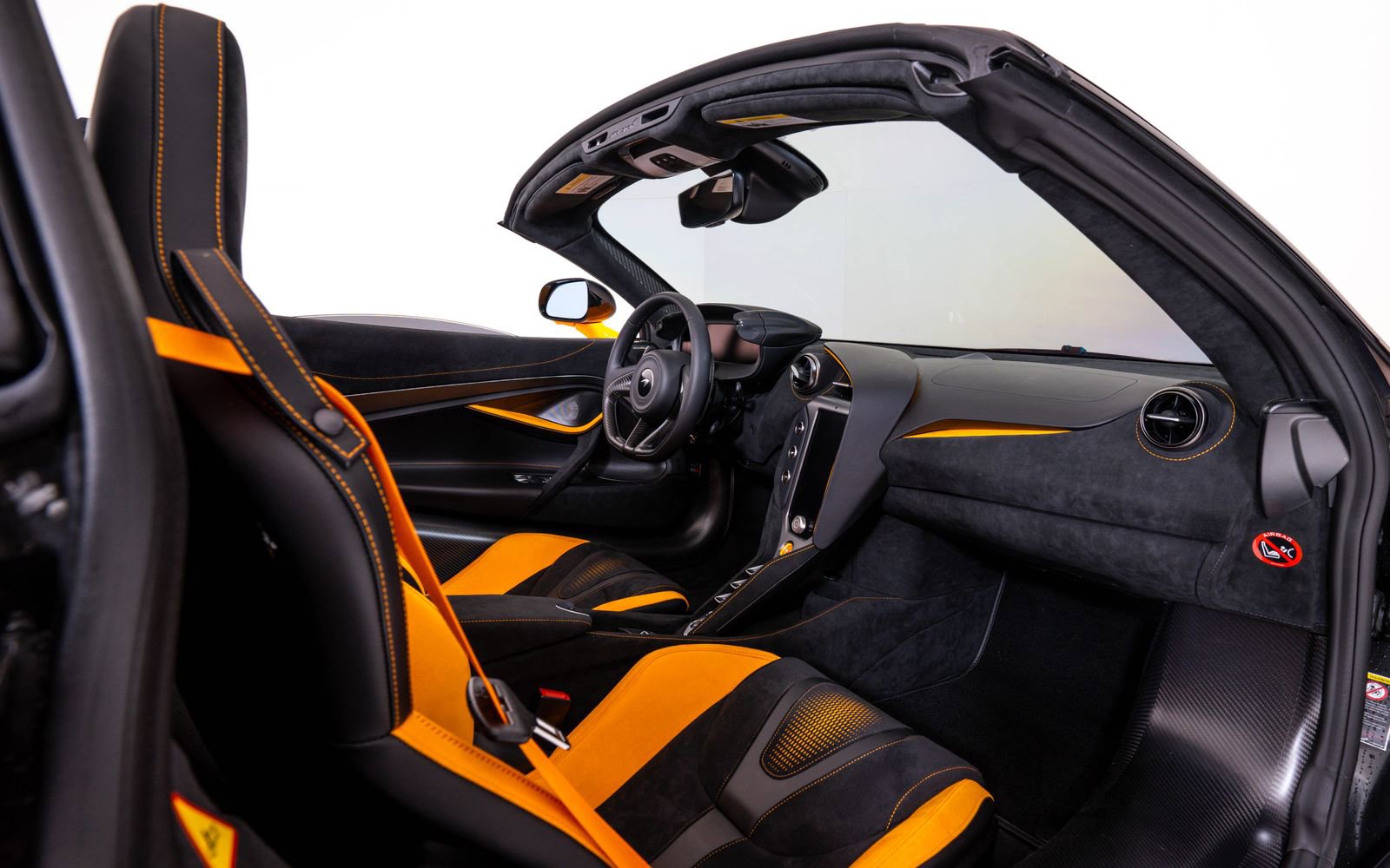 Used 2026 McLaren 750S Spider RWD image 24