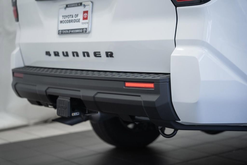 Used 2026 Toyota 4Runner SR5 AWD/4WD image 7