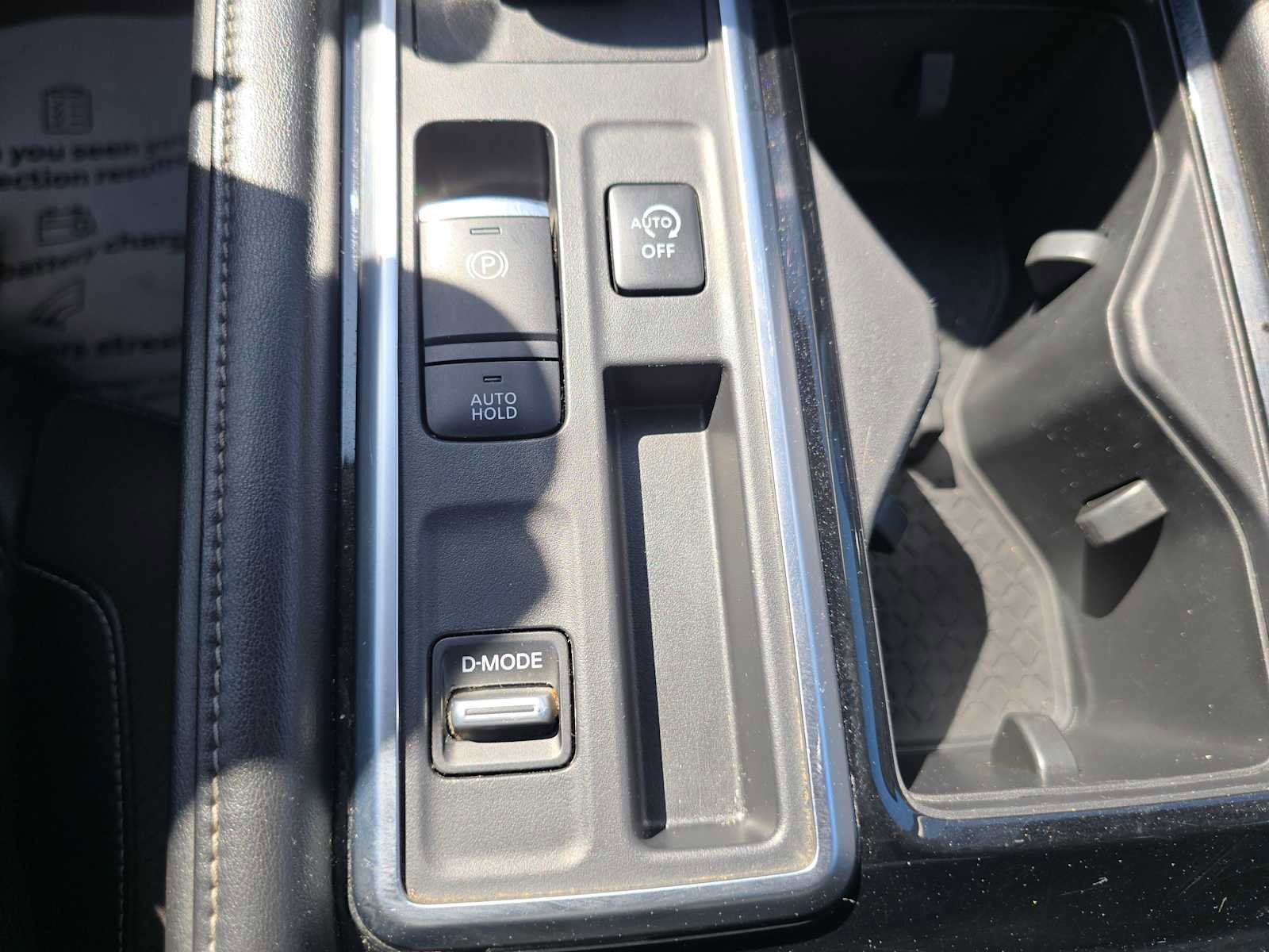 Used 2022 Nissan Pathfinder SL w/ Cargo Package image 32