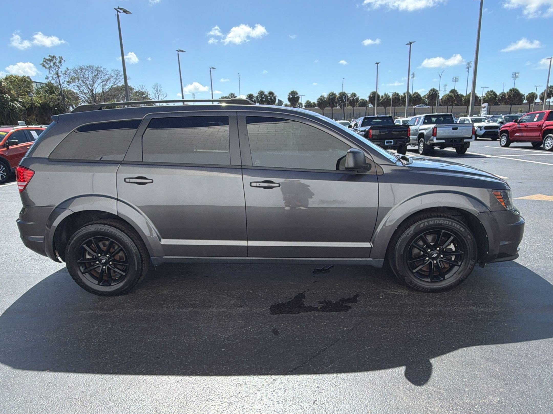 Used 2020 Dodge Journey SE w/ SE Popular Equipment Group FWD image 7