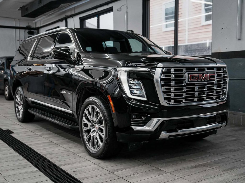 Used 2025 GMC Yukon XL Denali image 3