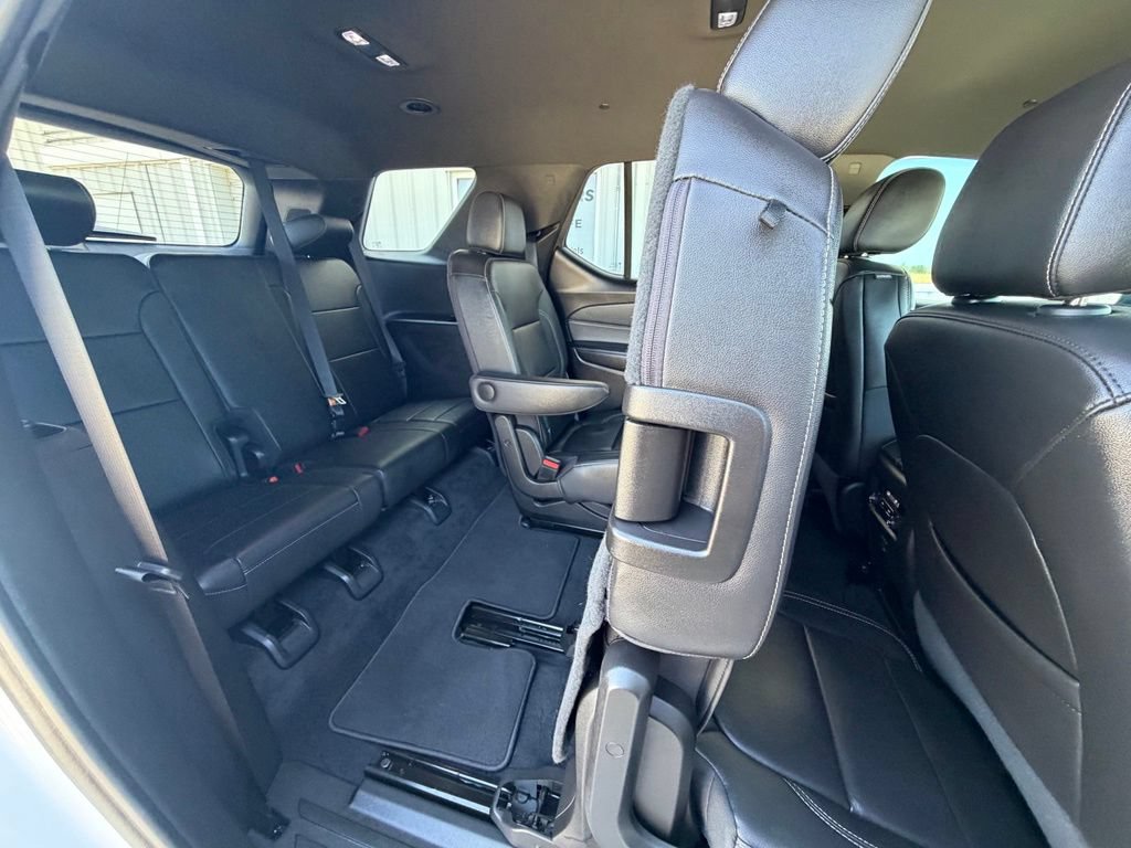 Used 2023 Chevrolet Traverse LT FWD image 31