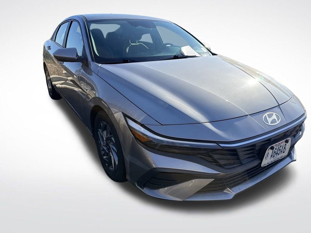 Used 2024 Hyundai Elantra SEL image 12