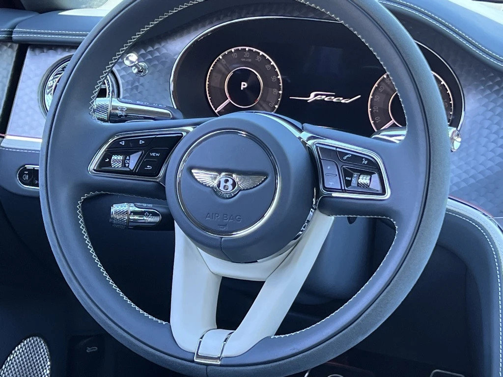 Certified 2025 Bentley Flying Spur Plug-In Hybrid w/ First Edition Specification AWD/4WD image 27