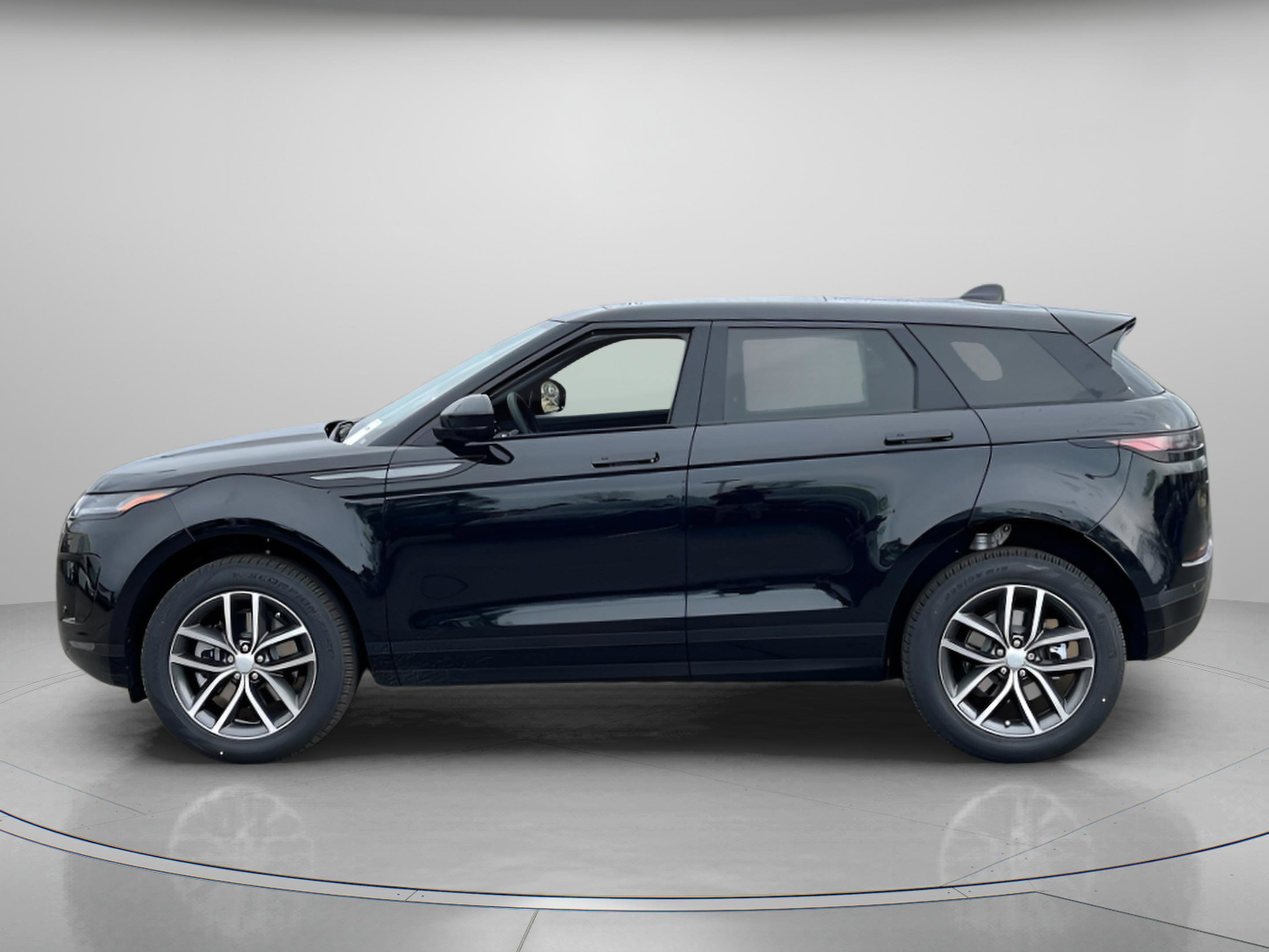 Used 2026 Land Rover Range Rover Evoque S image 2