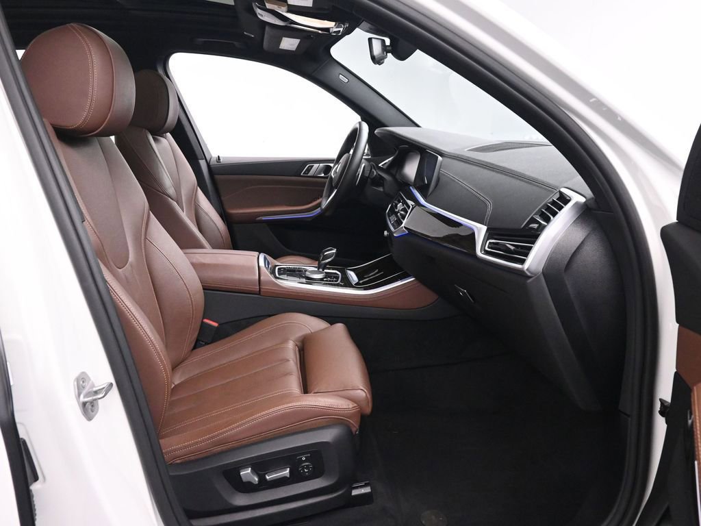 Used 2020 BMW X5 xDrive40i w/ M Sport Package image 26