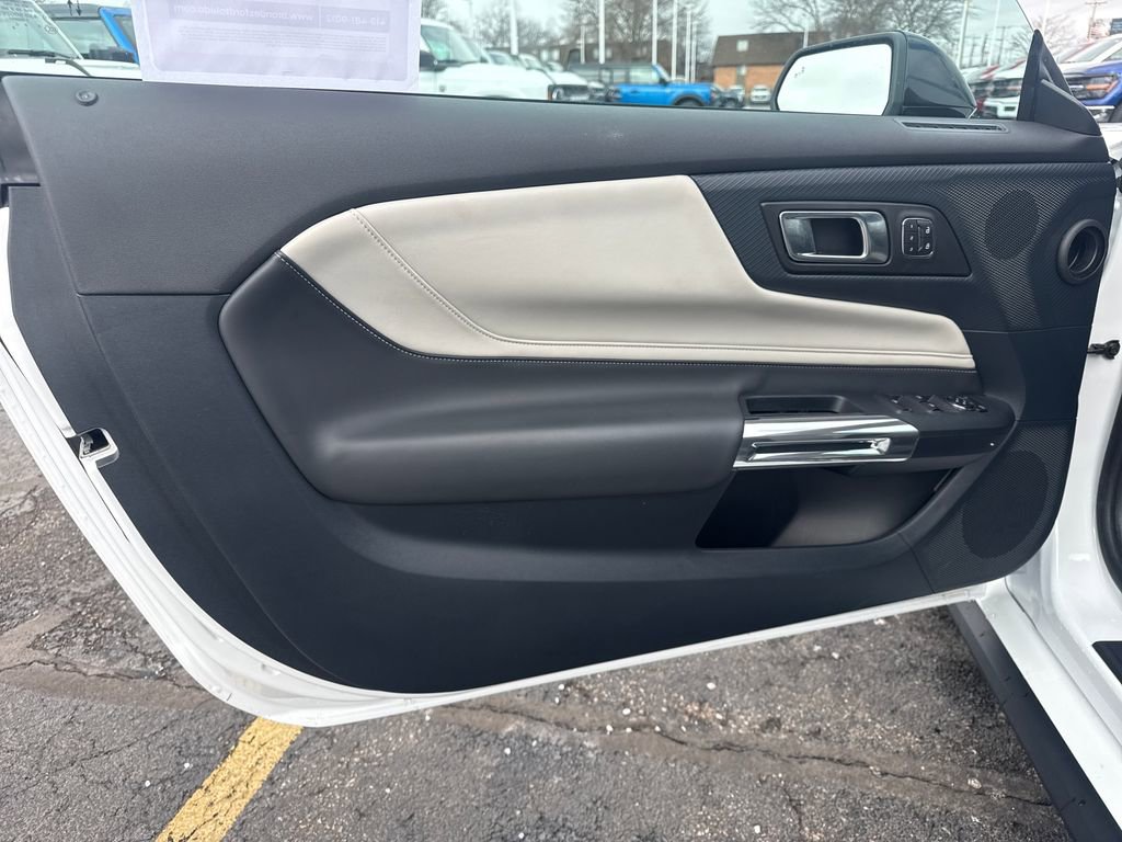 Used 2025 Ford Mustang Premium image 21