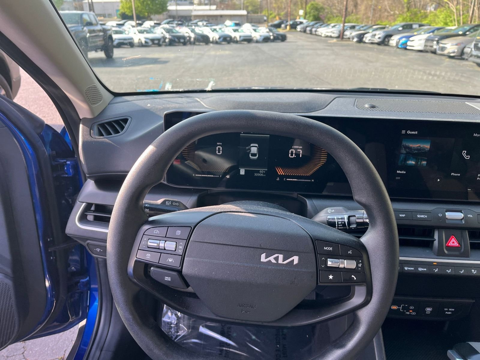Used 2025 Kia K4 FWD image 30