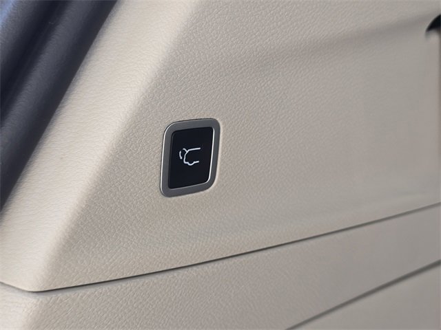 Used 2024 Chrysler Pacifica Limited image 13