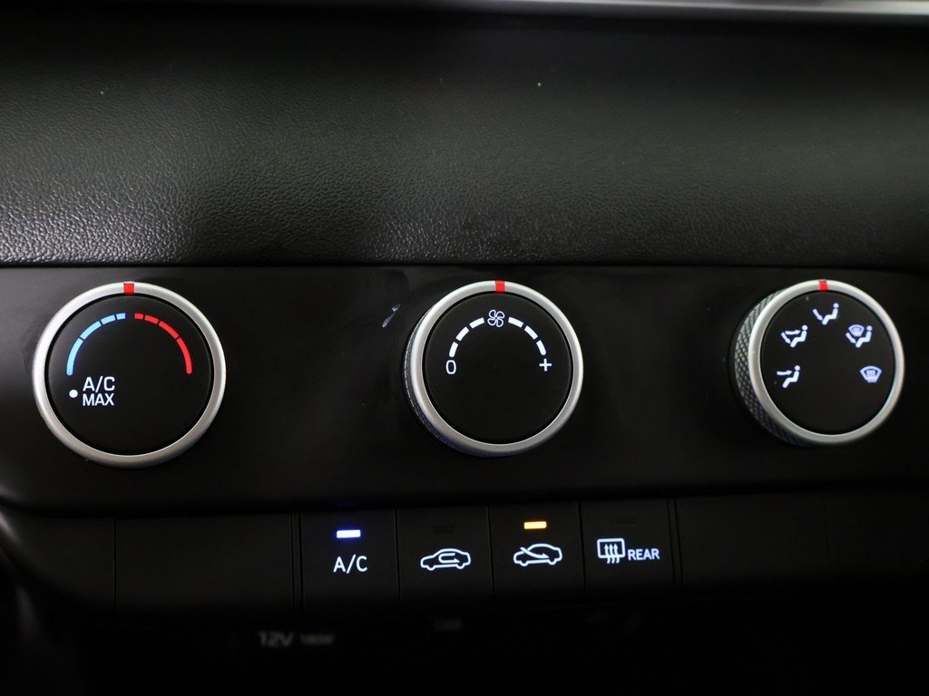 Used 2021 Hyundai Elantra SE image 44