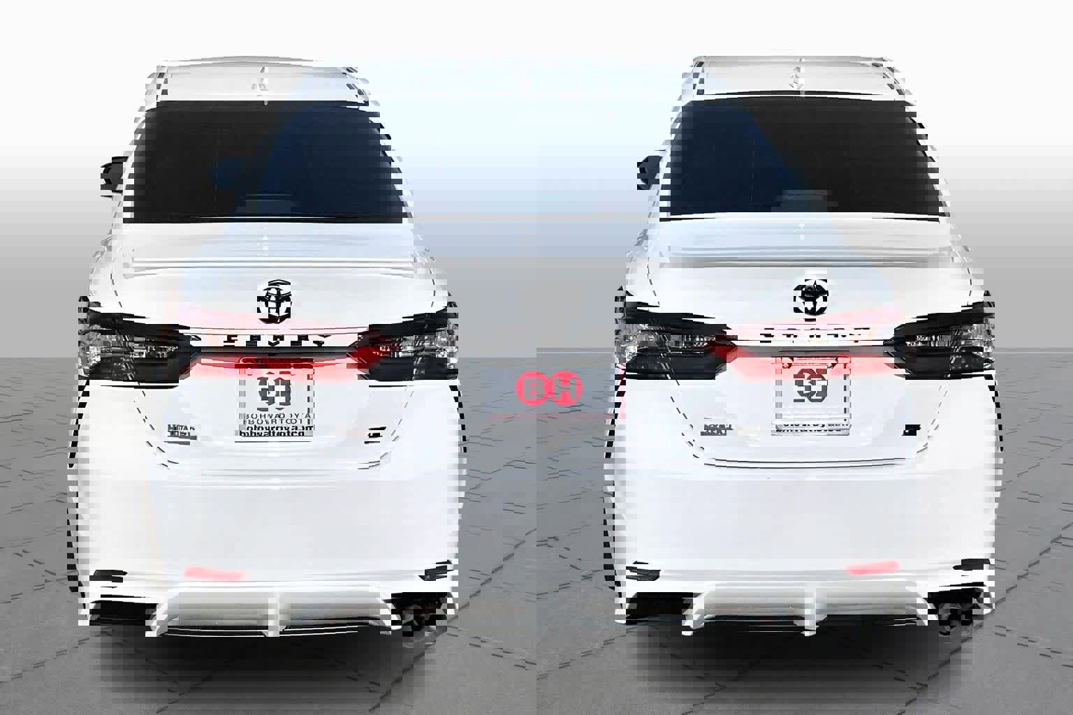 Used 2023 Toyota Camry SE image 5