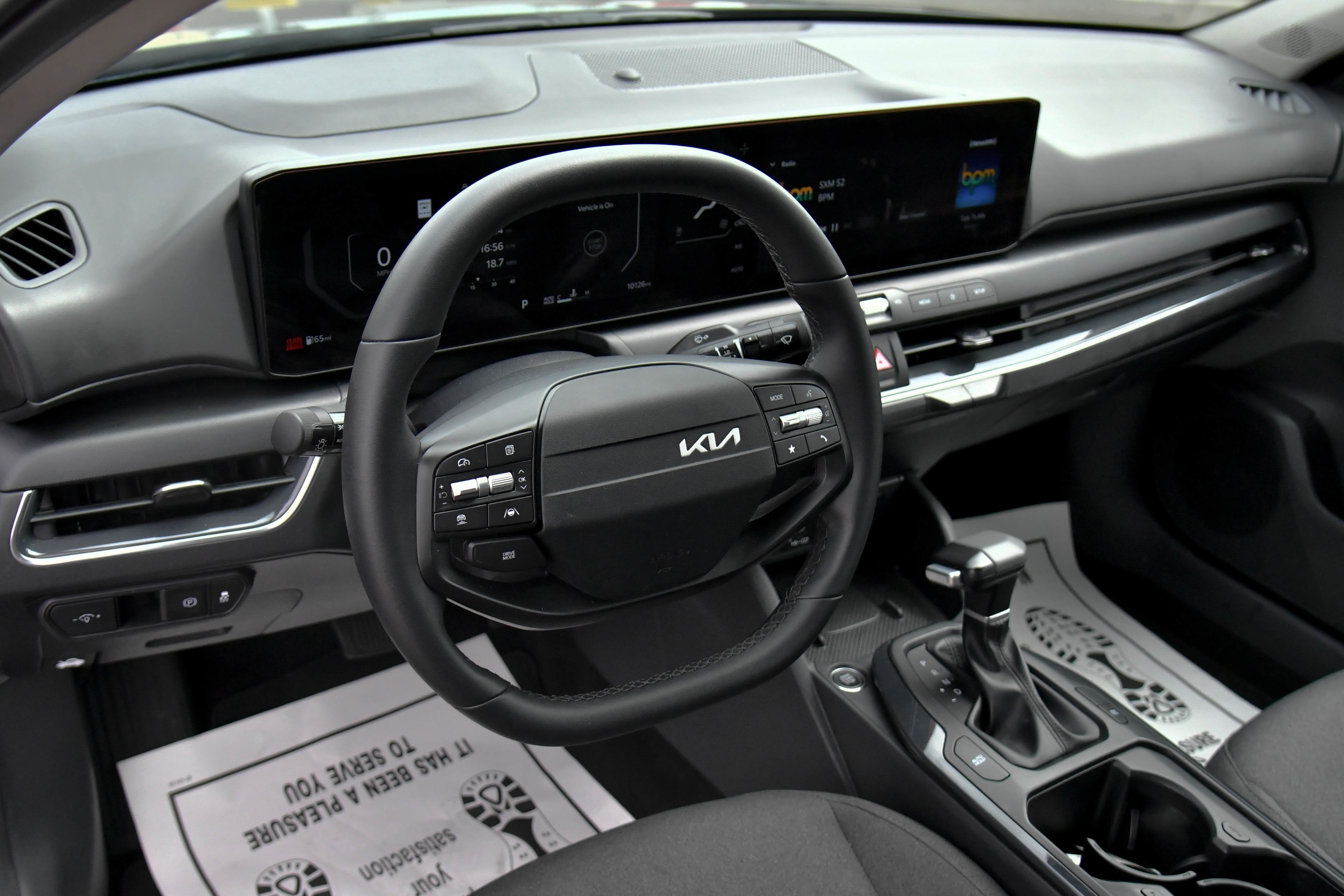 Used 2025 Kia K4 EX image 14