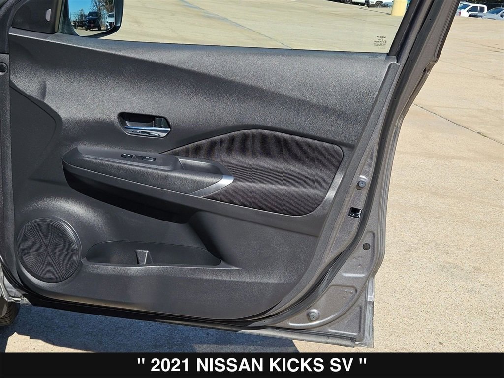 Used 2021 Nissan Kicks SV image 47
