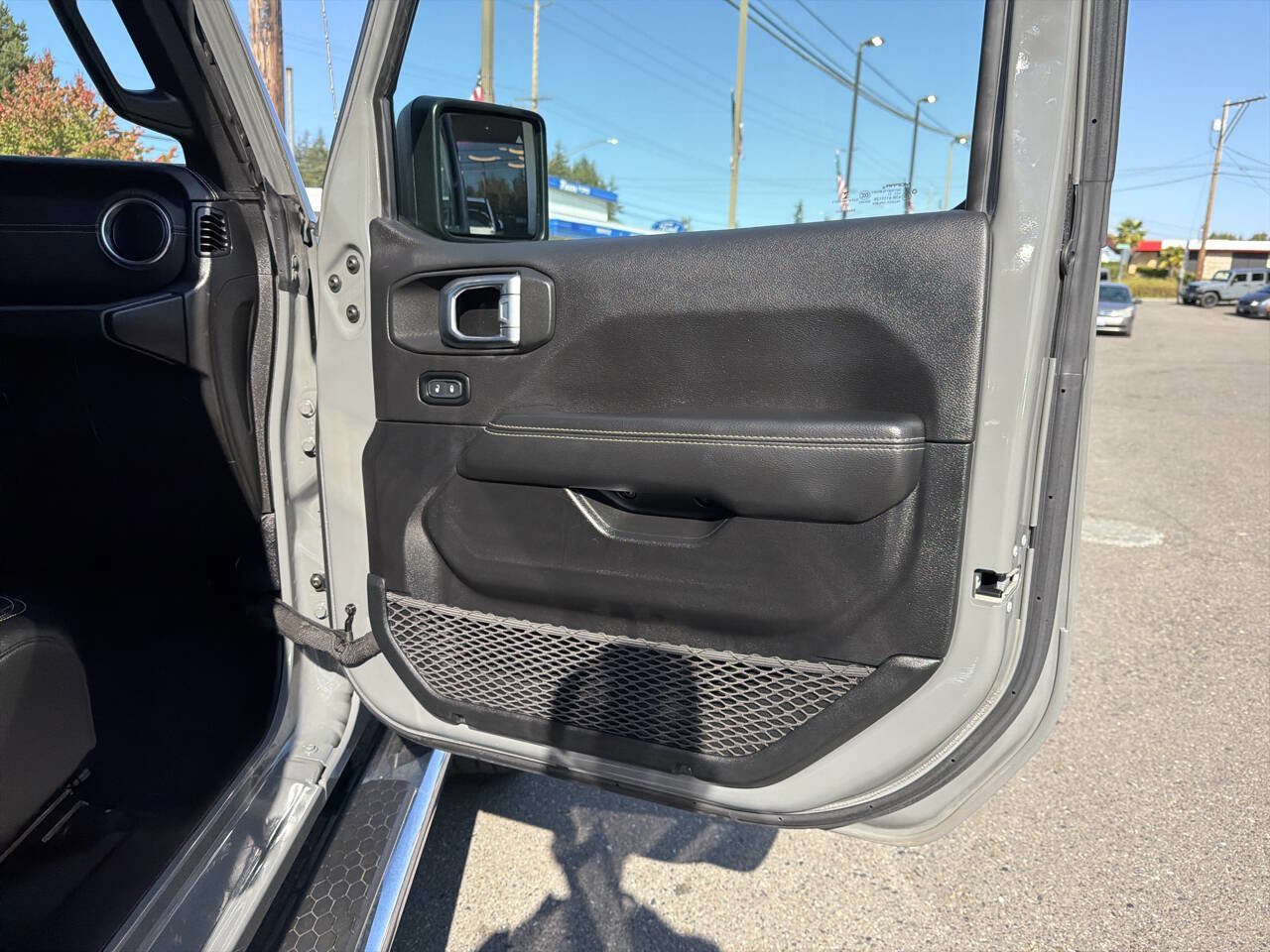 Used 2021 Jeep Wrangler Unlimited Sahara w/ Cold Weather Group image 25