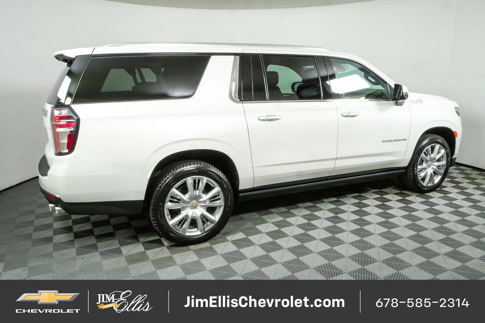 Certified 2021 Chevrolet Suburban High Country w/ Premium Package AWD/4WD image 2