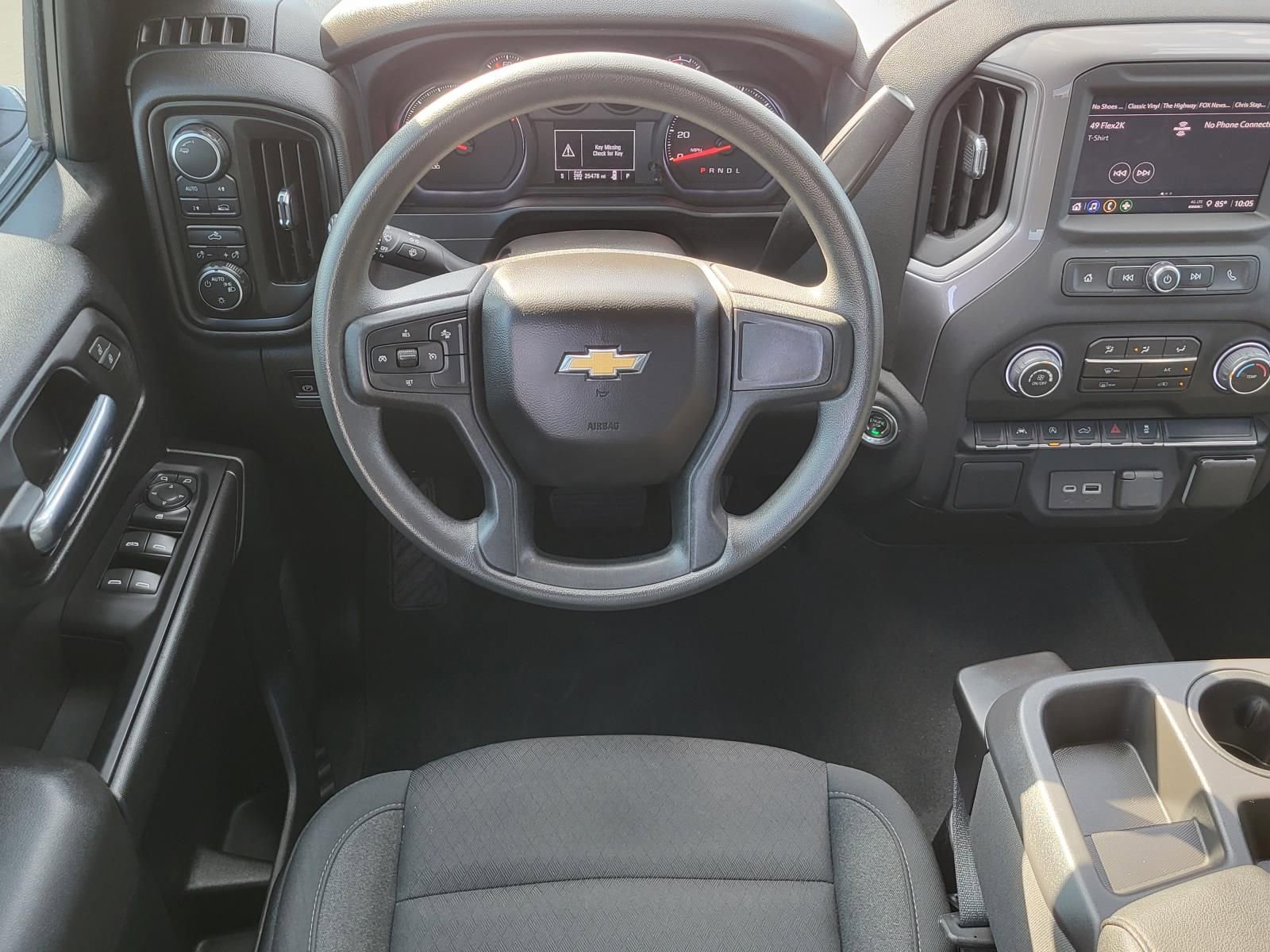 Used 2023 Chevrolet Silverado 1500 Custom image 2