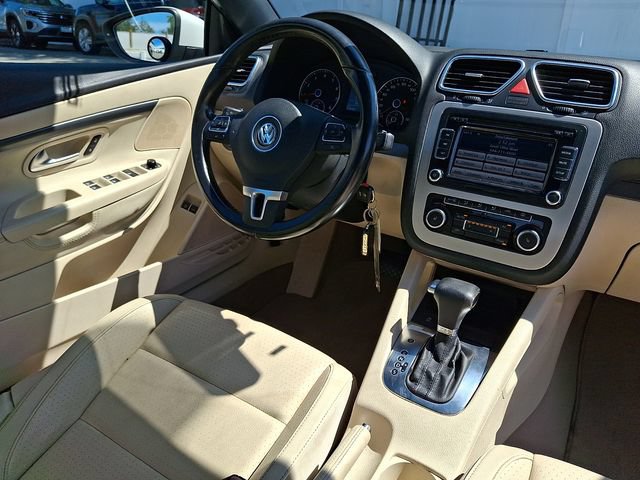 Used 2011 Volkswagen Eos Komfort FWD image 11