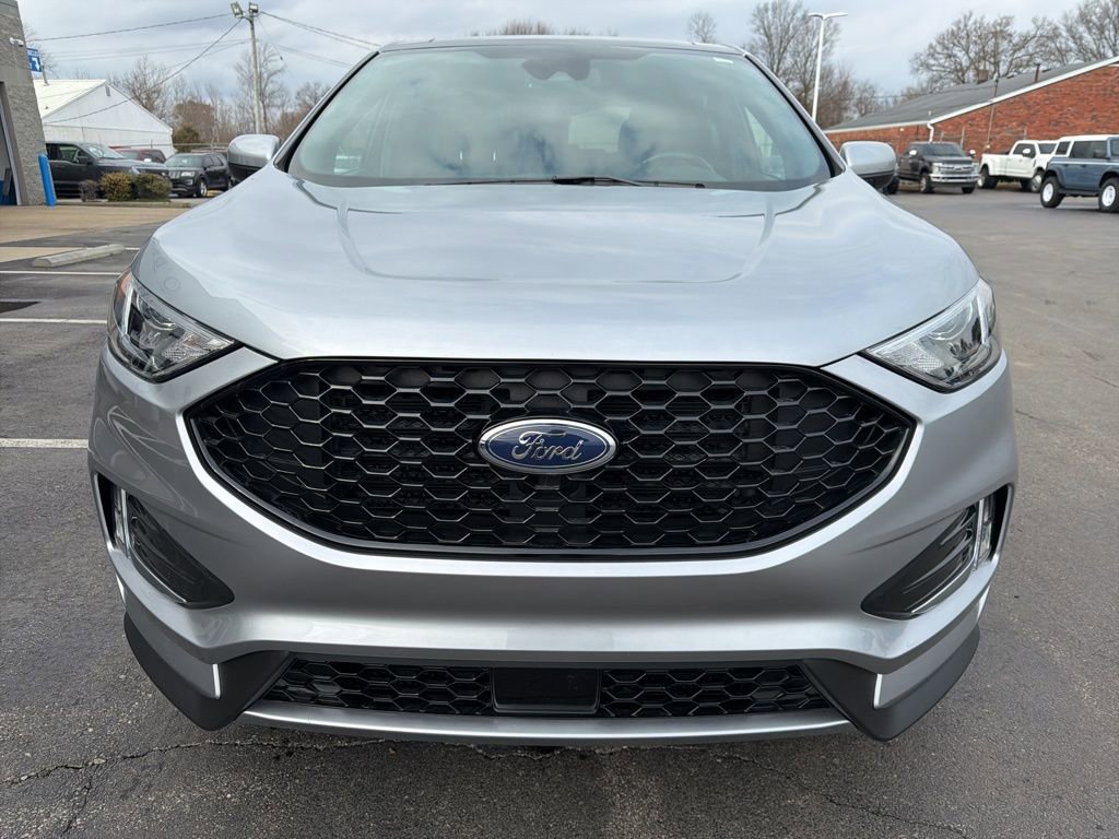 Used 2022 Ford Edge ST-Line w/ Class II Trailer Tow Package image 8