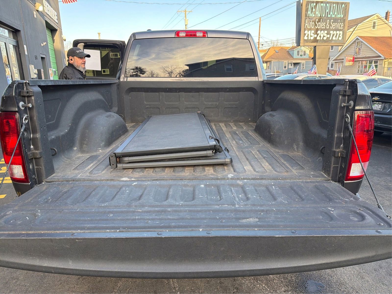 Used 2017 RAM 1500 Express w/ Express Value Package image 10