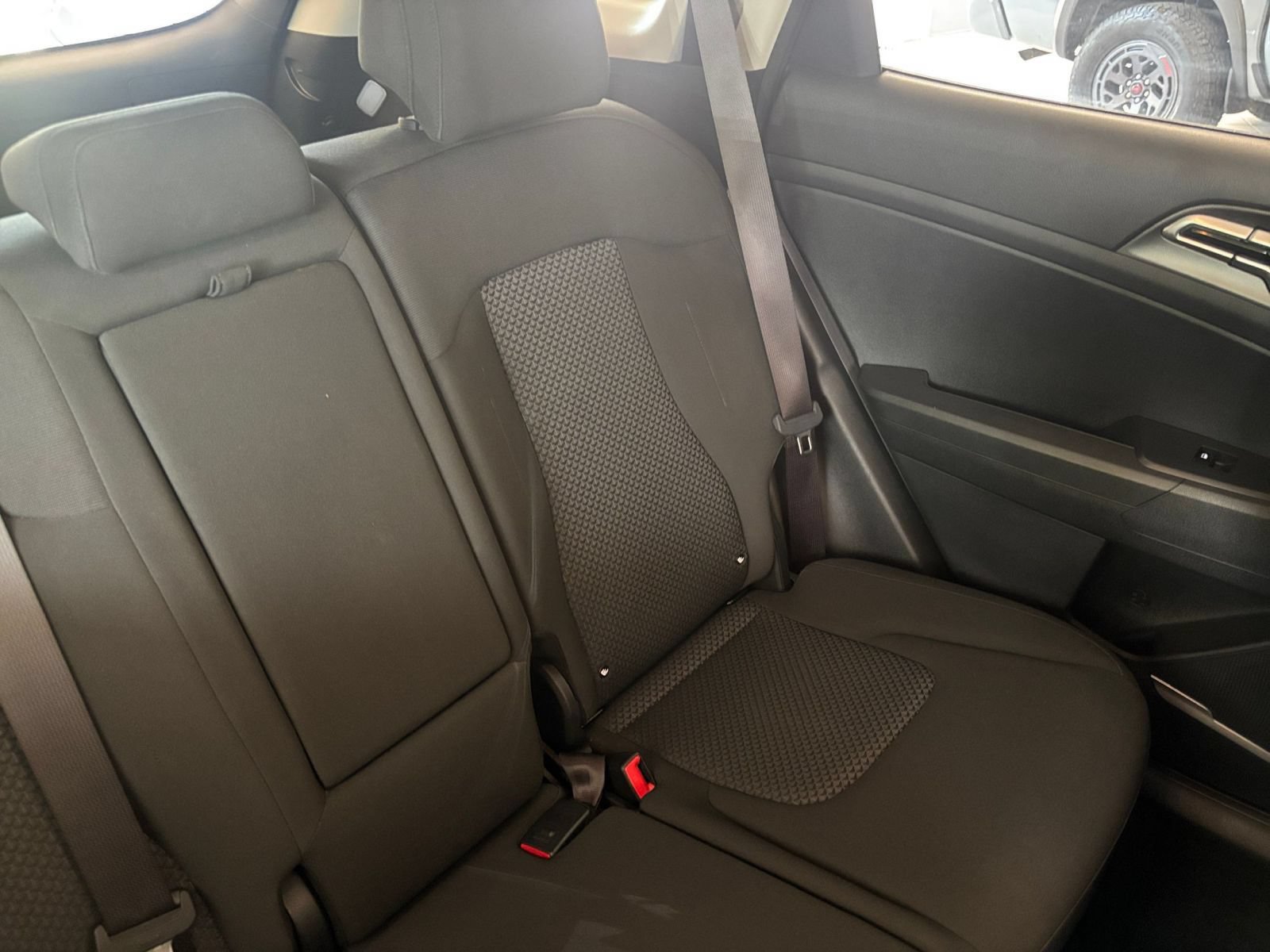 Used 2026 Kia Sportage LX FWD image 36