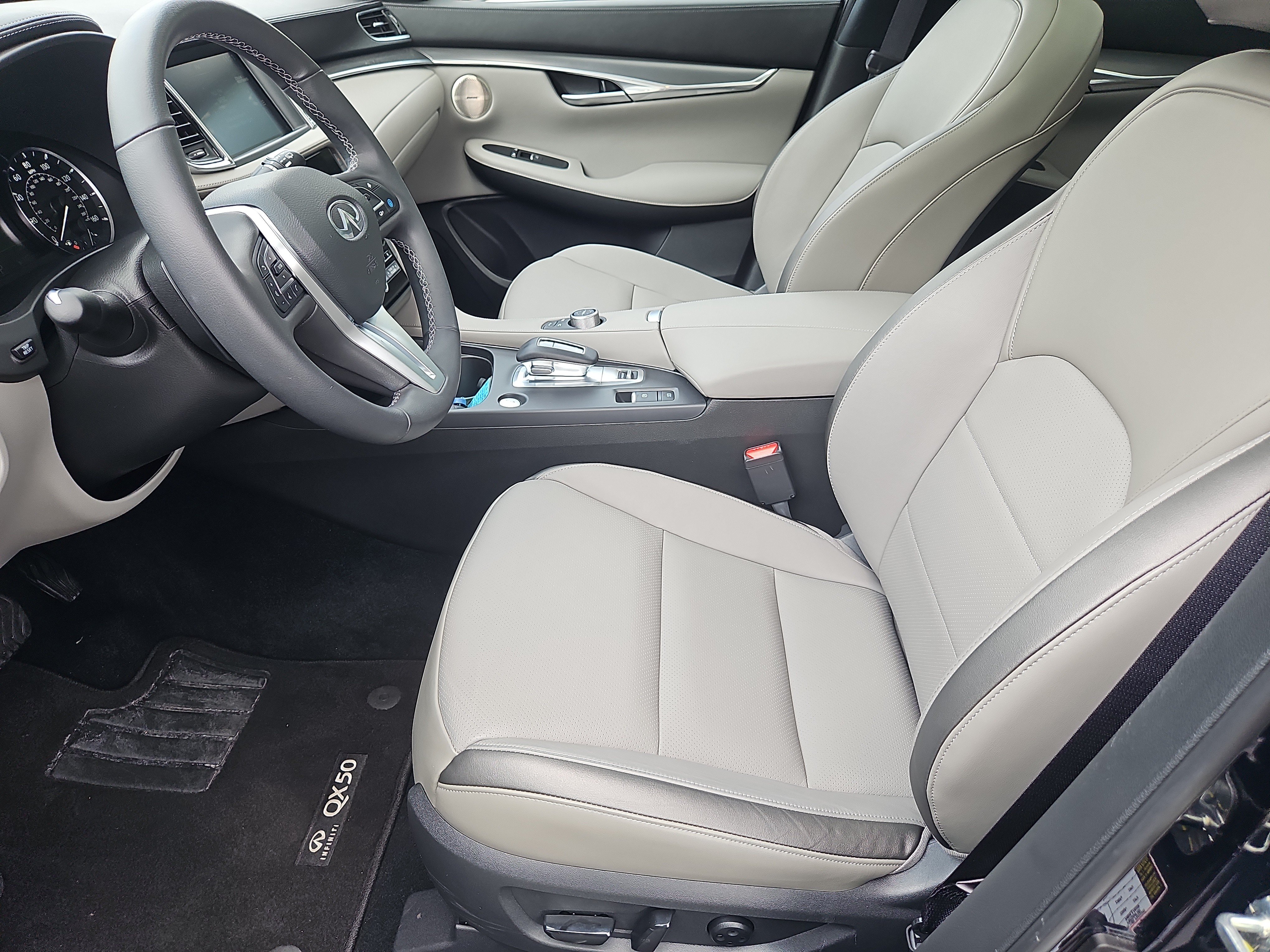 Used 2024 INFINITI QX50 Luxe AWD/4WD image 32