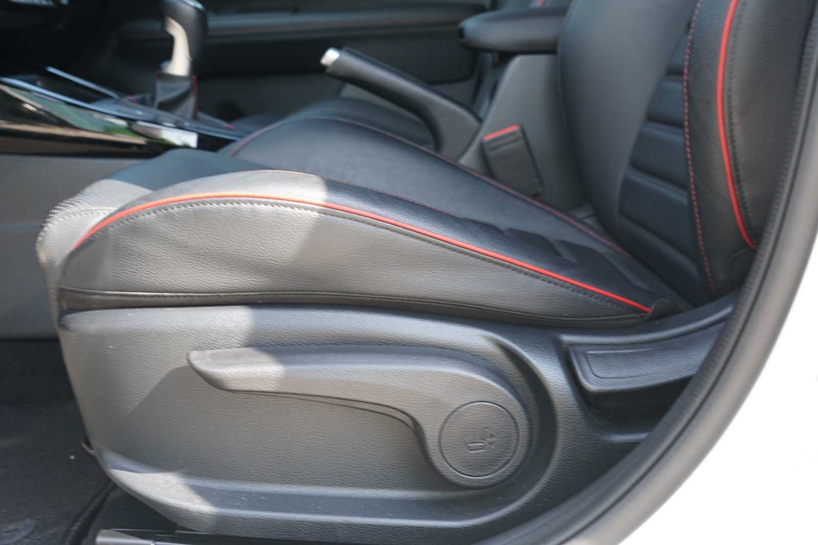 Certified 2024 Kia Forte GT FWD image 17