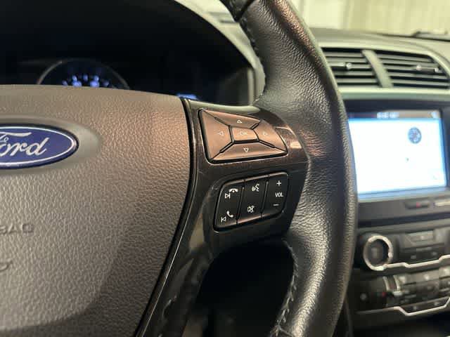 Used 2017 Ford Explorer XLT w/ Equipment Group 202A AWD/4WD image 9