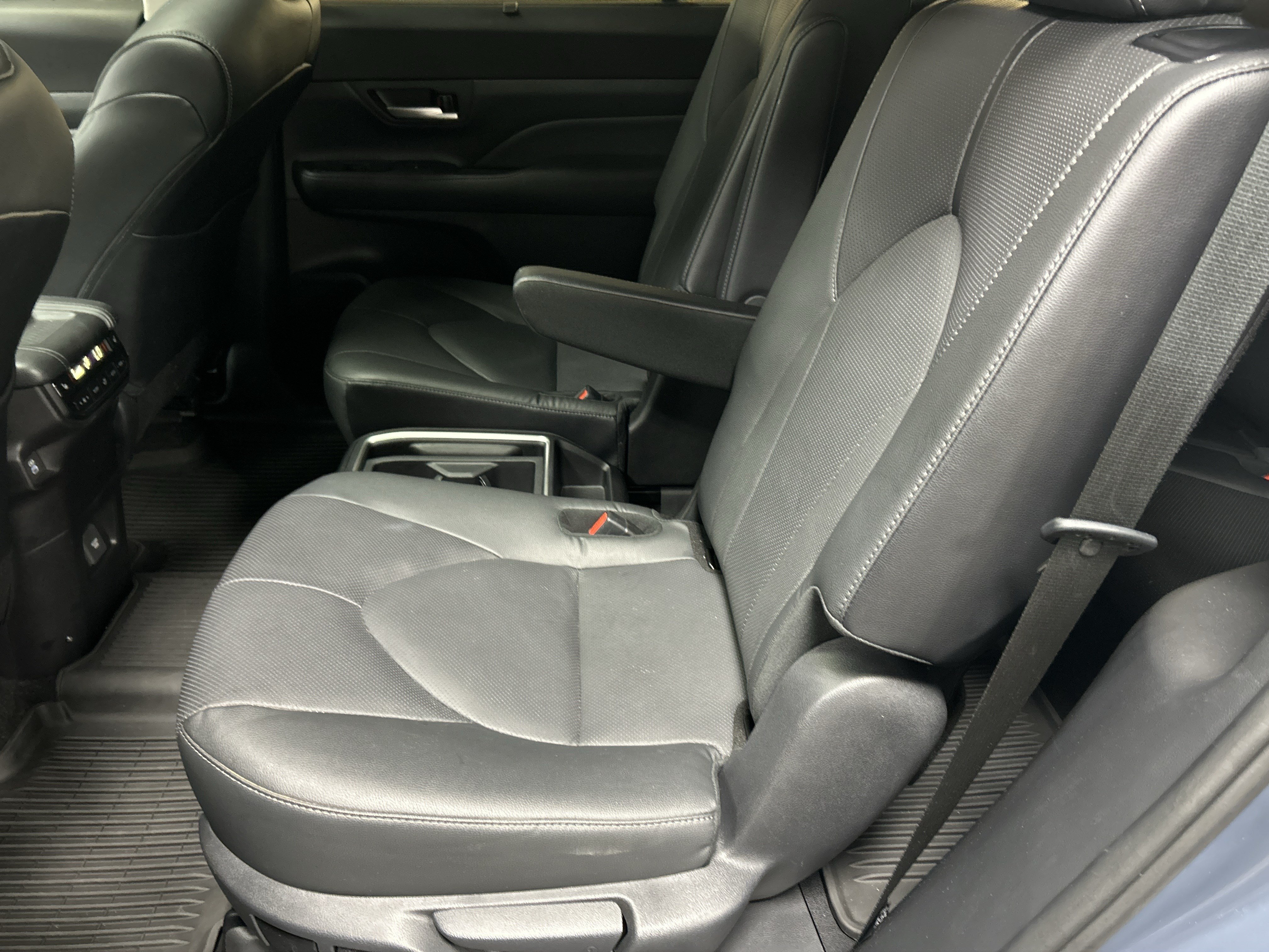 Certified 2026 Toyota Grand Highlander AWD image 33
