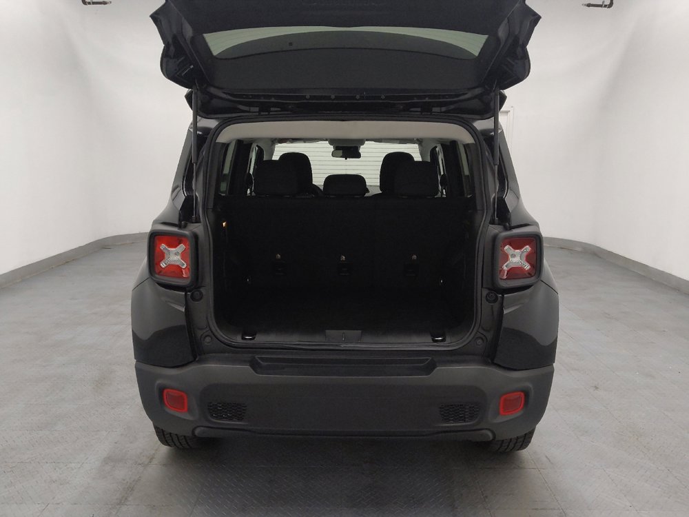 Used 2023 Jeep Renegade Latitude image 29