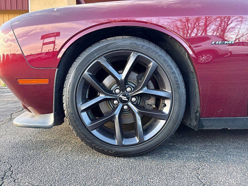 Used 2019 Dodge Challenger R/T w/ Driver Convenience Group RWD image 14
