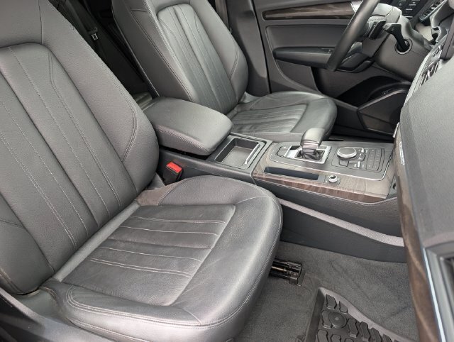 Used 2019 Audi Q5 2.0T Premium w/ Convenience Package AWD/4WD image 25