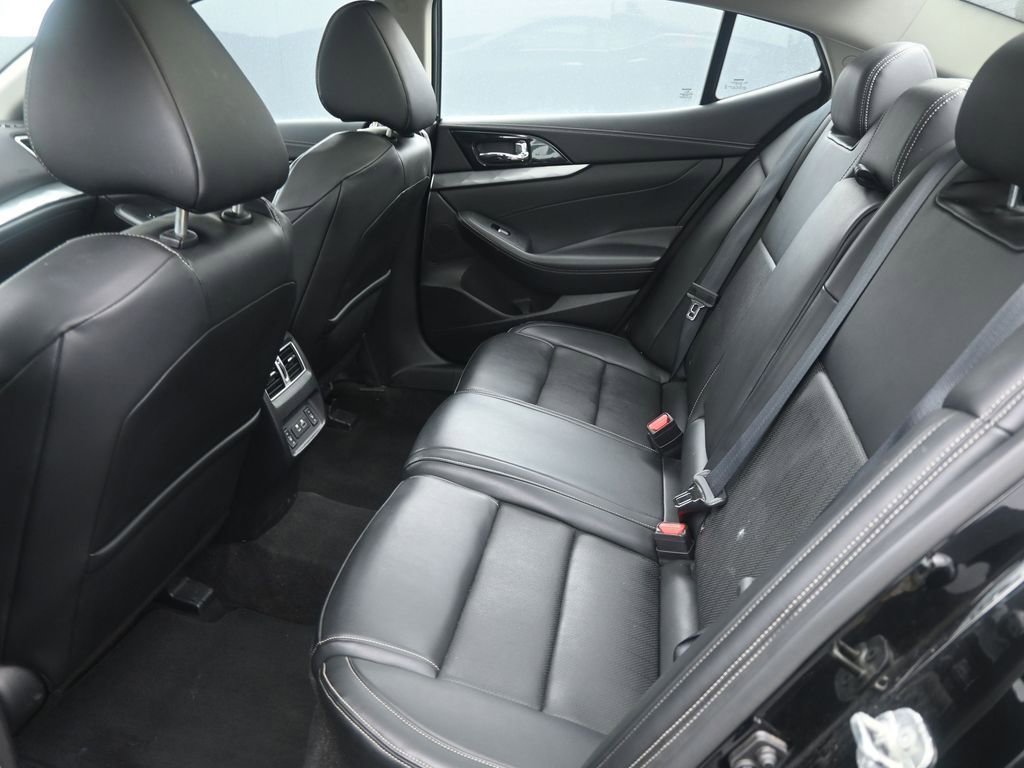 Used 2023 Nissan Maxima SL image 19
