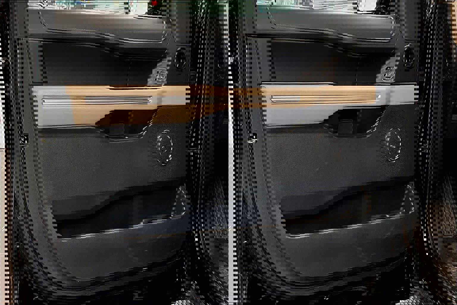 Used 2023 Ford Expedition Limited image 42