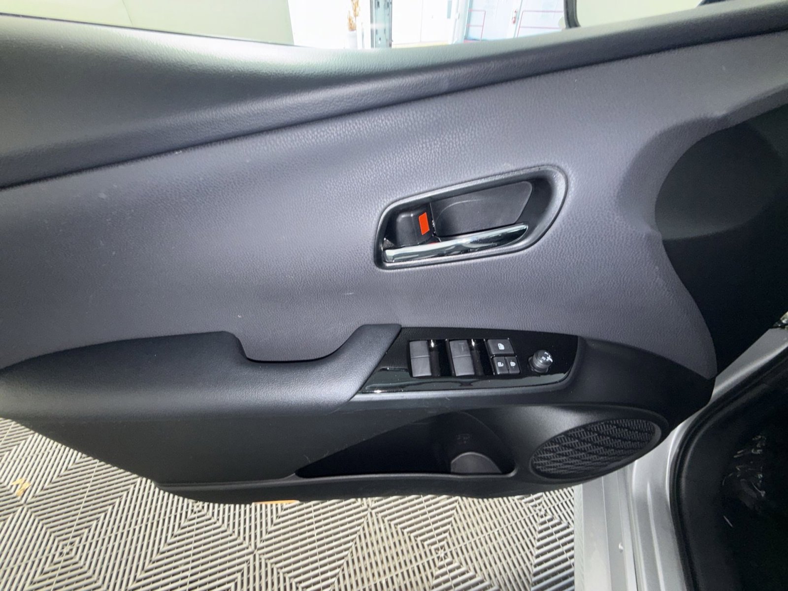 Used 2022 Toyota Prius Prime LE image 15